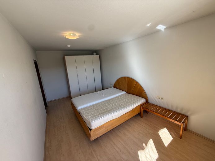 4 Zimmer mit Aussicht – Terrasse, Wärmepumpe, Garage und Stellplatz inklusive – Schlafzimmer 2