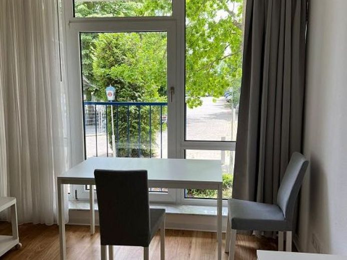 Studenten/Berufstätige - 1-Zimmer-Apt. möbliert mit Stellplatz - Bus gegenüber / Einkaufen ums Eck – Foto 1