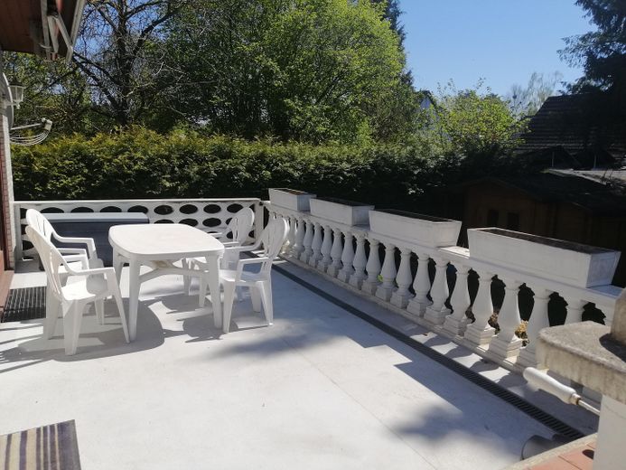 RESERVIERT Einfamilienhaus Massivhaus Einliegerwohnung ruhige Wohnlage Keller Garten – Terrasse 1