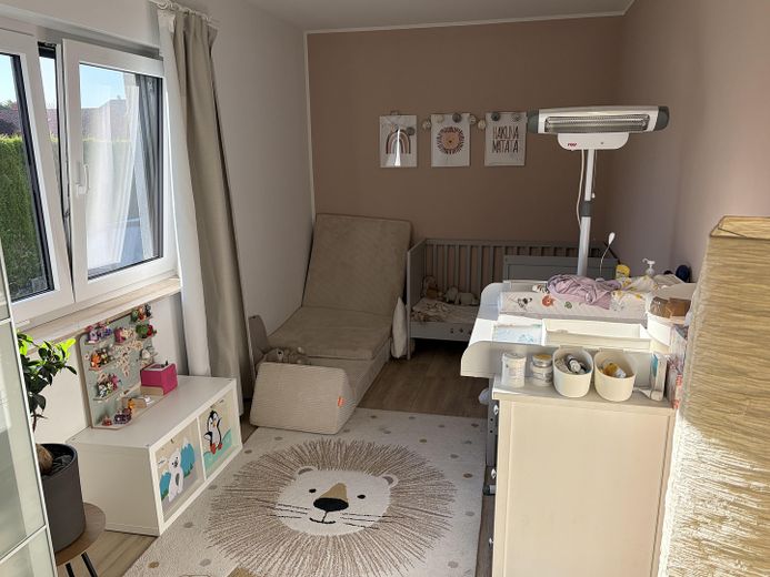 Dresden yakınında modern bir yuva: Havuz, fotovoltaik, depolama, Wallbox ve garaj – Fotoğraf 17