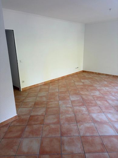 Gepflegte3-Zimmer Eigentumswohnung mit  76 m2 – Wohnzimmer