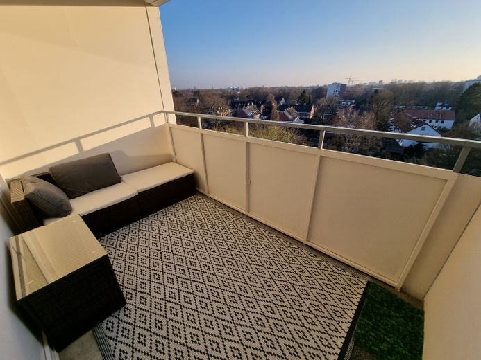 Möblierte, schön geschnittene 2-Zimmer-Wohnung mit Loggia, EBK & TG-Stellplatz am Appelhofweiher – Loggia