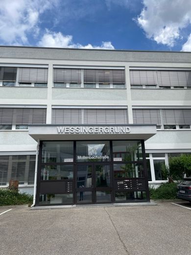 günstiger Büroraum in Gemeinschaftsbüro im Industriegebiet Leonberg an der Autobahn – Eingang