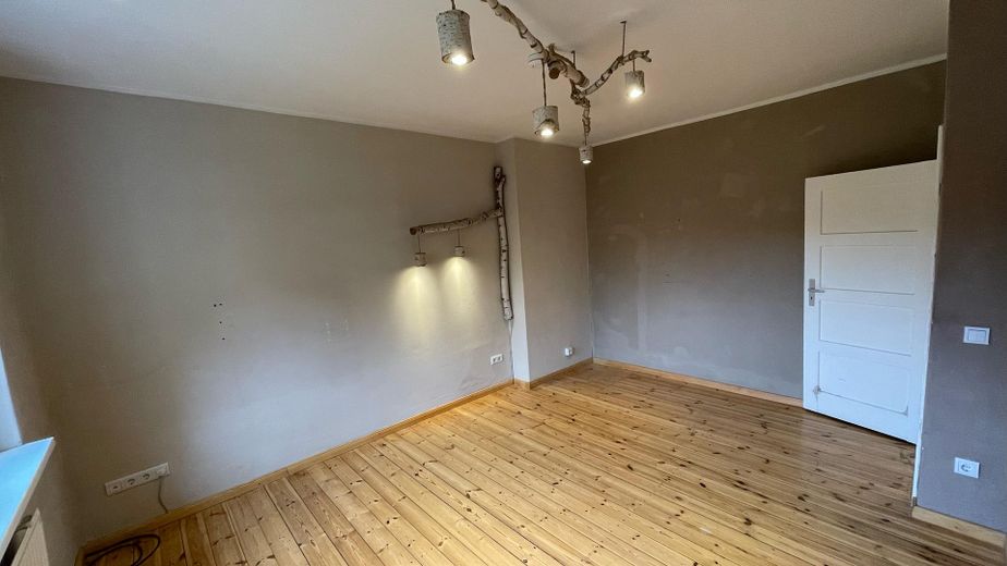 Mieszkanie 2-pokojowe z ogrodem i balkonem, wolne do zamieszkania i bez prowizji – Wohnzimmer