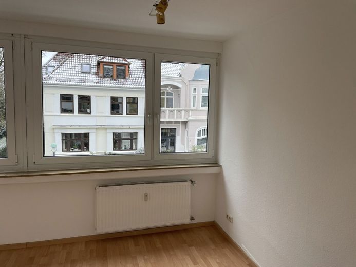 Zimmer1_rechtes Fenster