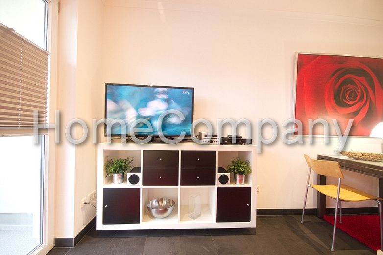 Modern ingericht appartement met balkon, parkeerplaats voor auto en directe nabijheid van de U 35 – 241f18ade4e17f40f6b053aa571bb38bf3cf4117.jpg