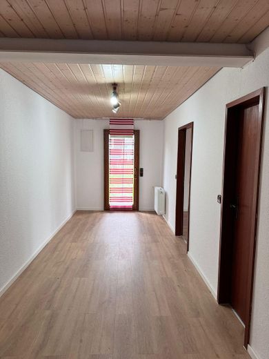 WG-Neugründung Tübingen: 180 m² Wohnen im Grünen, 450 m² Garten, Top-Bad & All-In-Pauschale – 2. Flur m. Tür zum Garten