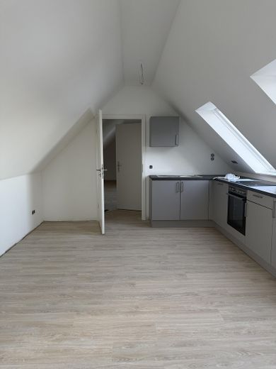 Frisch modernisierte 2,5-Zimmer Dachgeschosswohnung in Salzhausen – Foto 4