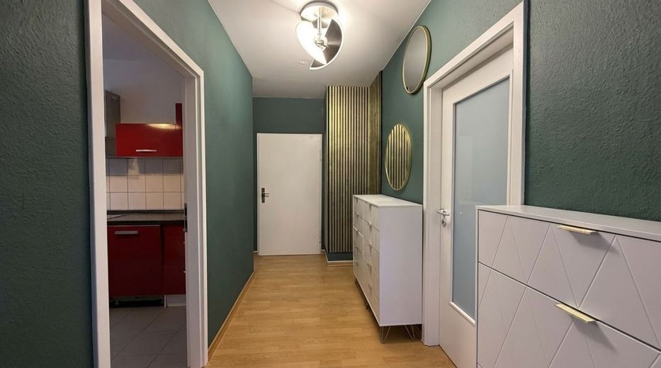 Kapitalanlage Düsseldorf-Golzheim: 3-Zimmer-Wohnung, vermietet &amp; wertstabil – Diele