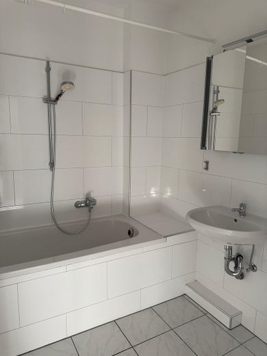 Badezimmer mit Wanne