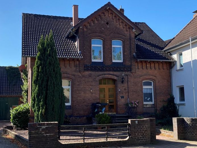 Seelze Zentrum, 2 bina, 4 bağımsız bölüm, birçok olanak – Ansicht Haus 30