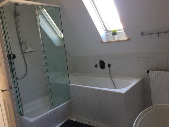 Vollvermietetes WG-Haus in Stuttgart, 10 Zimmer, 4,84 % Rendite, provisionsfrei – Foto 9