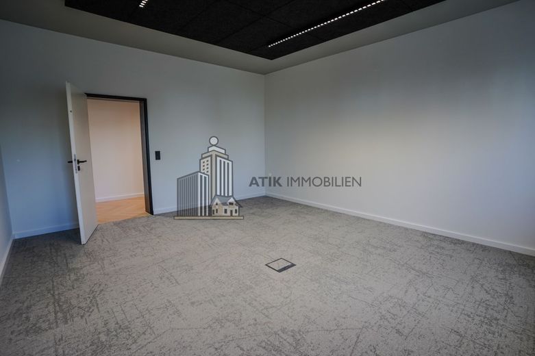 ATIK: Provisionsfrei - Erstbezug nach Sanierung - Repräsentative Bürofläche mit EBK – Innenansicht