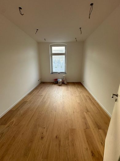 First occupancy after renovation - in the middle of Düsseldorf - tax advantages – Zimmer