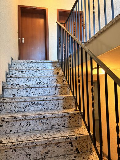 3 Zimmerwohnung mit KDB in Bochum-Nord/ Wohnberechtigungsschein erforderlich – Treppenhaus /Wohnungseingang