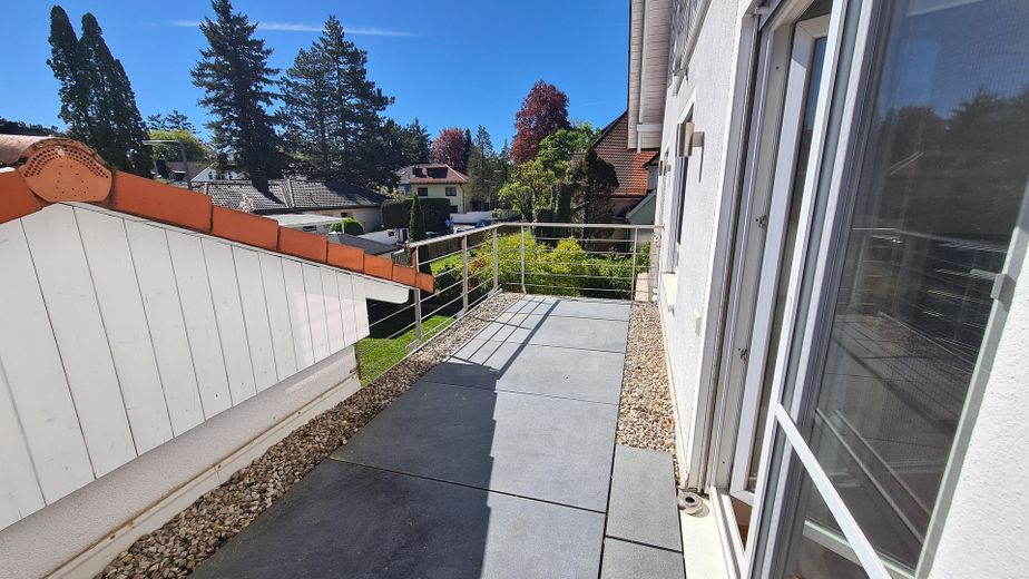 VON PRIVAT UND PROVISIONFREI: Reiheneckhaus in Großhadern im Blumenviertel – Bild-15-Terrasse-OG