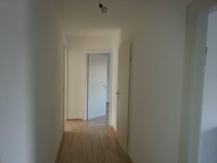 2 Zi. güney balkonlu daire. WG için uygun Lehenviertel – Flur