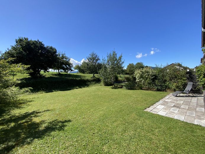Splendida casa bifamiliare con vista libera fino alle Prealpi   *senza commissioni* – Garten Blick nach Westen