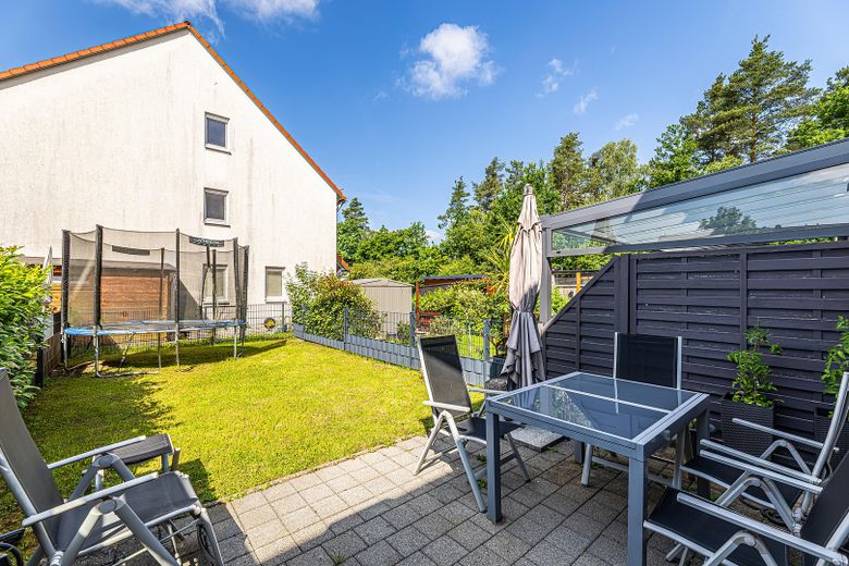 Sonnige West-Terrasse