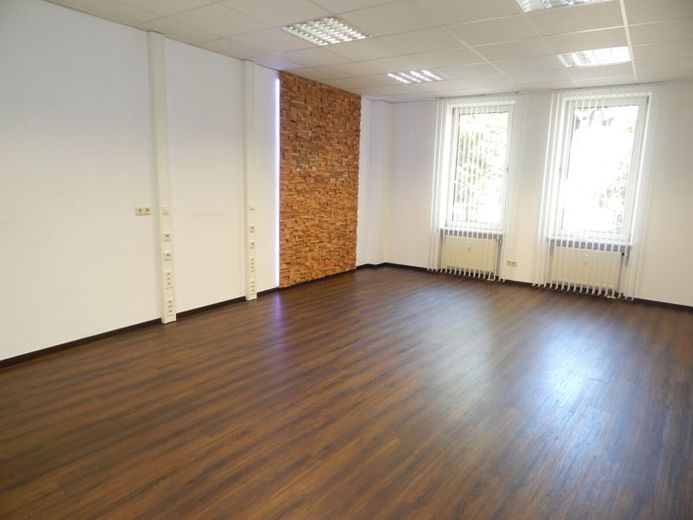 Attraktive Büroräume im Herzen von Freilassing – Nur einen Steinwurf von Salzburg entfernt! – Foto 1