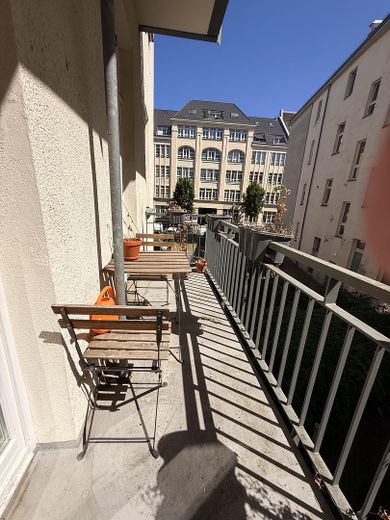 Provisionsfreie, bezugsfreie und gemütliche 2-Zimmer-Wohnung im Herzen von Berlin-Mitte – Balkon