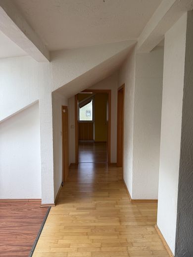 Schöne helle 97m2 große Maisonette Wohnung in Wiesloch-Baiertal – Flur DG