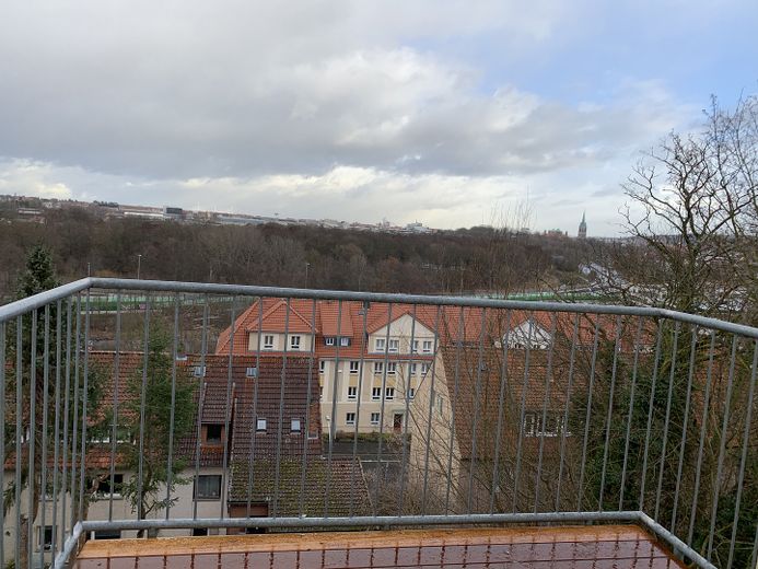 Moritzberg: 4,5-Zimmer-Maisonette-Wohnung mit Balkon und Garten – Balkon