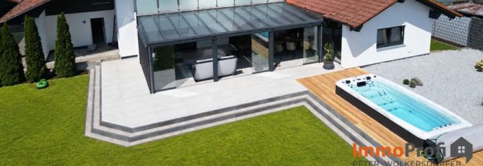 Luxuriöse Architektenvilla mit exklusivem Wellnessbereich, Swim-Spa und stilvollem Wohnambiente