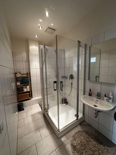 Wohnung 1. OG / Bad II