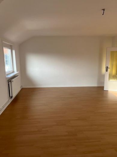 Lichtdurchflutete charmante 3 Zi-DG-Whg. renoviert-in bester grüner Lage - – Foto 3