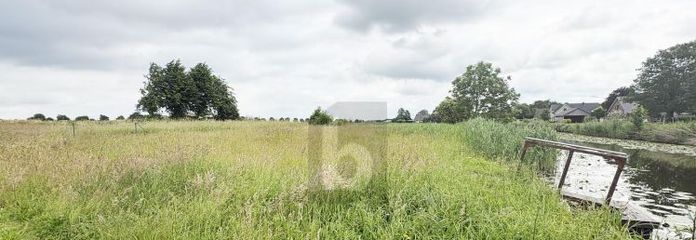 NATURNAH UND IDYLLISCH MIT BAUGENEHMIGUNG