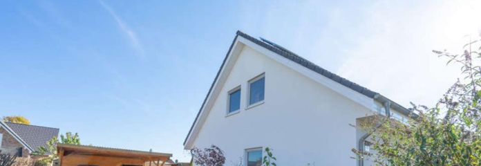 Hausansicht von der Auffahrt 