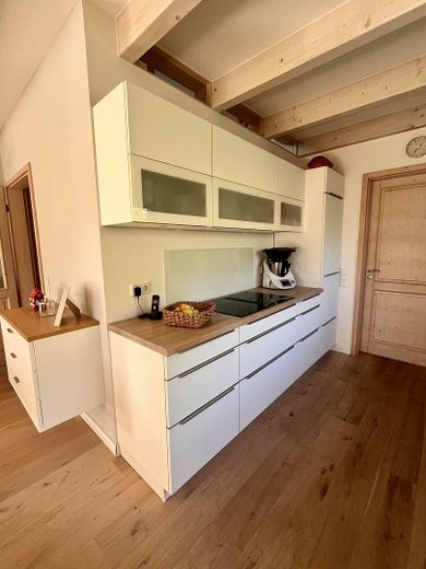 Küche mit Kochzeile