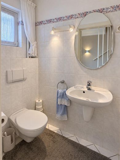 4-room terraced house with garden and garage in Diepholz – commission-free – Separates Gäste-WC