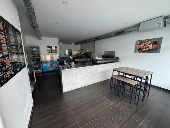 Etabliertes Sushi-Konzept mit Stammkundschaft in Frankfurt – inkl. 2-Zimmer-Wohnung – Gastrobereich 