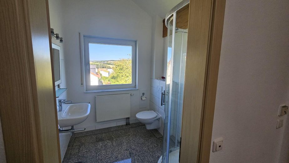 Room for Everyone - Platz für ALLE – Bathroom in the attic