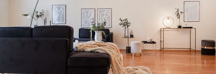 Wolne od lokatorów, wyremontowane mieszkanie 2-pokojowe z balkonem i otwartą kuchnią połączoną z salonem – Wohnzimmer