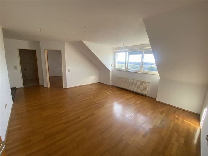 Schönefeld-Abtnaundorf * helle 2 Zi.-DG*Whg.* Wannenbad* Keller* TG anmietbar – Foto 1