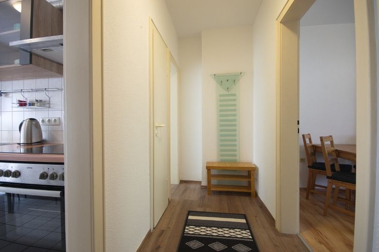 Wohnung in einem gepflegten Mehrfamilienhaus mit Internet und Waschmaschine nahe Bahnhof West für den Langzeitaufenthalt ab 6 Monaten – 72e1b5c575074b6ad75738ed03fbb3da8b7cea53.jpg