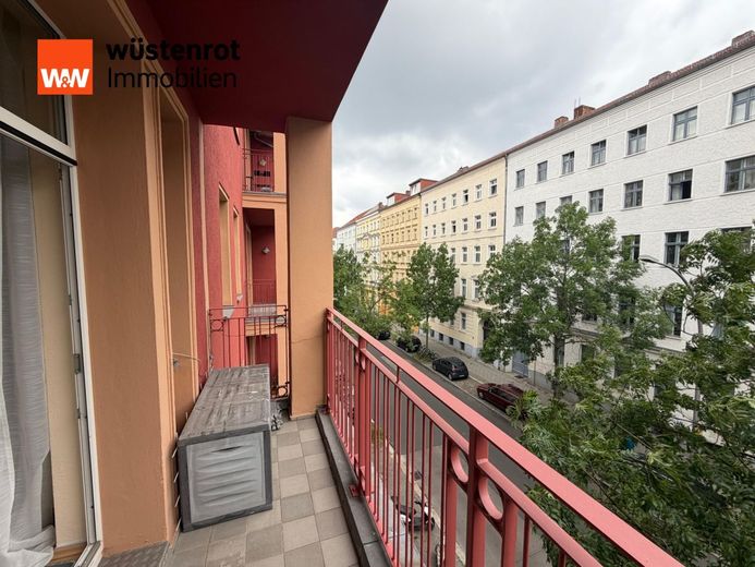 LIBERO AL ROGITO! Luminoso appartamento di 2 locali con due balconi nel cuore di Berlino-Friedrichshain – Balkon Straße