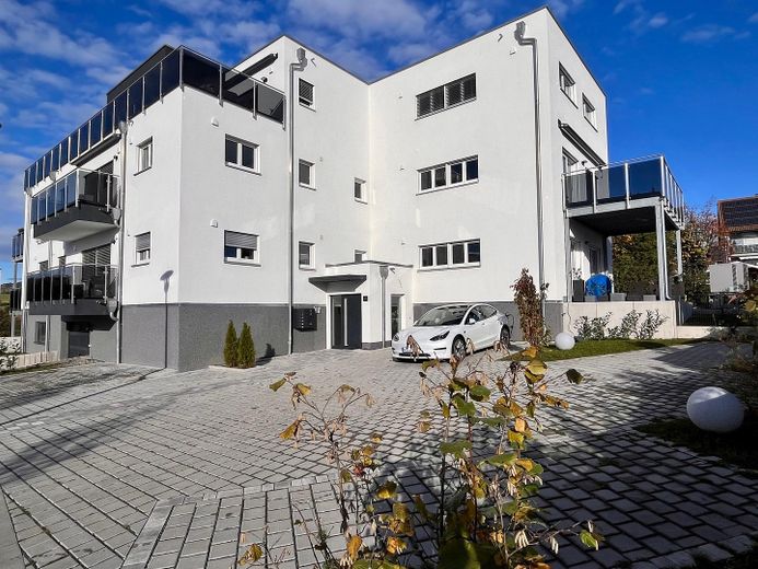 Exklusive 3,5 Zimmer Eigentumswohnung mit gehobener Ausstattung KfW-40-Plus nähe Brombachsee – Außenansicht