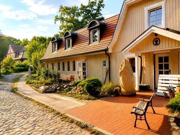 Seegut Blaue Blume – Herrenhaus, Wohnhaus & See in der Uckermark – Wohnhaus vorderansicht