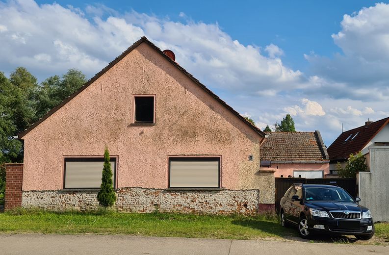 Frontansicht vom Dorfanger