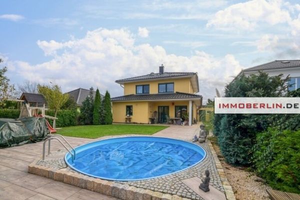 IMMOBERLIN.DE - Teltowkanalı üzerinde, WISTA yakınında bahçe cenneti olan büyüleyici ev