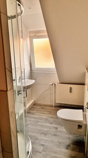 Appartamento completamente ristrutturato e arredato con 3 stanze in condivisione e giardino – Foto 20