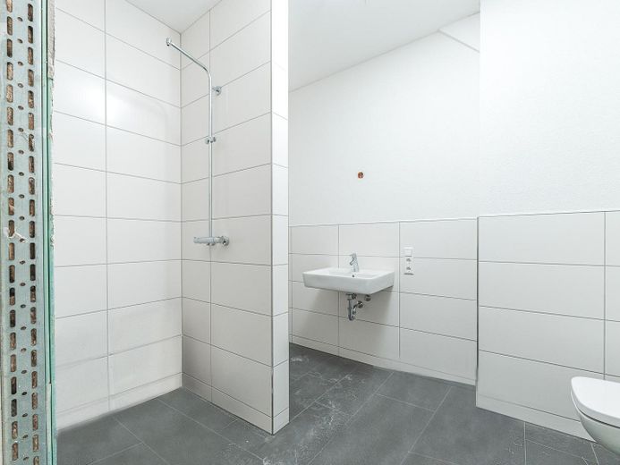 Noch dieses Jahr neu durchstarten: Helle 2-Zimmer-Wohnung mit Balkon im Herzen von Walldürn – Foto 5