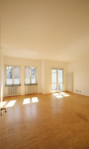 Budynek mieszkalno-usługowy | Dochody z istniejącej zabudowy i potencjał rozbudowy – Wohnung - Zimmer 3