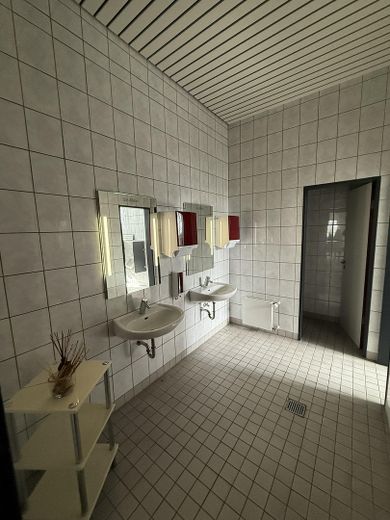 Imposante Rarität Massive Gewerbehalle in Ehemaligen Kasernegelände – Foto 26
