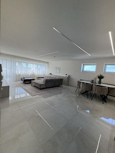 Moderno appartamento di 4 locali | 121,5 m² | garage incluso | 2 balconi | cucina con isola | cantina | posizione eccellente – Foto 5