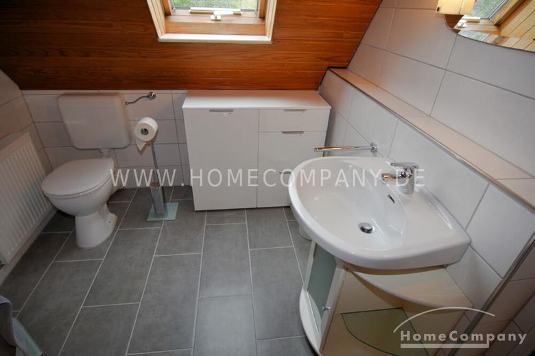 Hübsche 2-Zimmer-Dachgeschoßwohnung in Kiel-Heikendorf mit großer Dachterrasse, möbliert – 649f8d2d10e18ac9535423e295f92f13e6d66f95.jpg